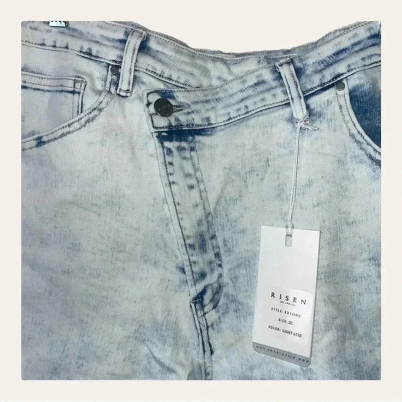 Women’s RISEN CROSS OVER DENIM JEAN SHORTS SIZE 2XL BLEACH DENIM WASH‎ CO… - Picture 3 of 12